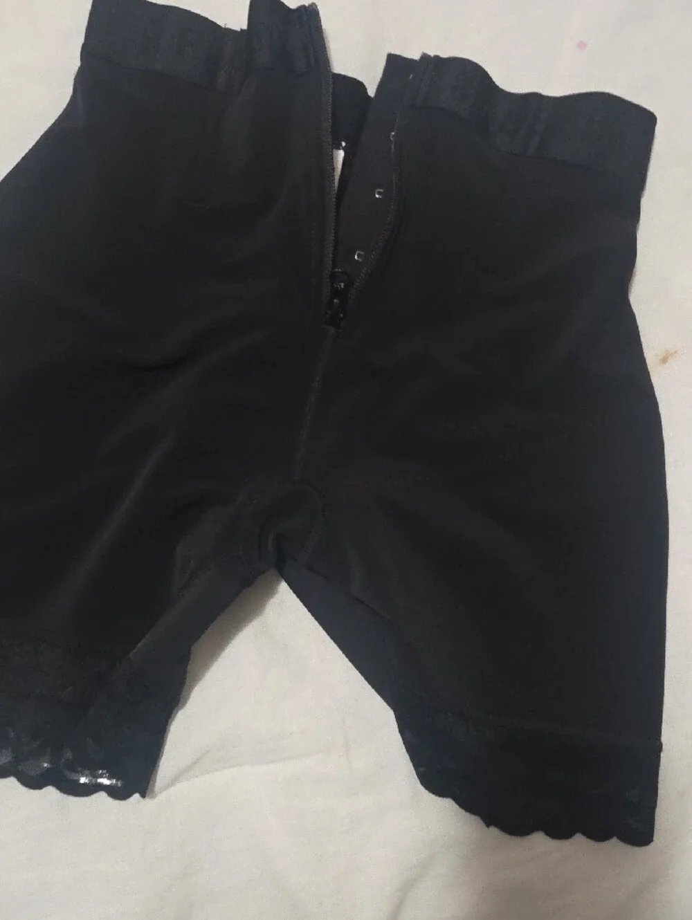 High-Waist Black Lace-Trim Shaping Shorts by FIELING Size M